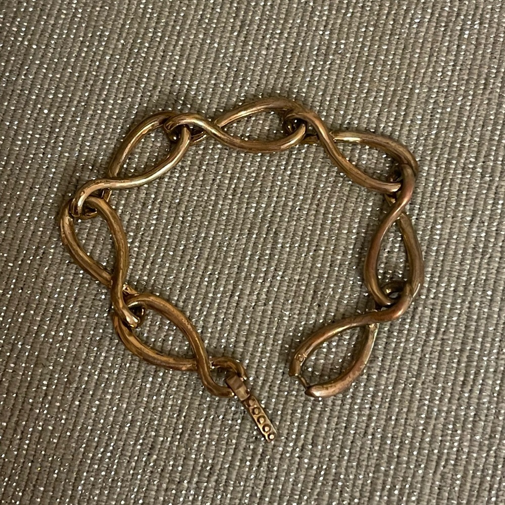 Elegant Gold Women's Bracelet - Picture 5 of 9